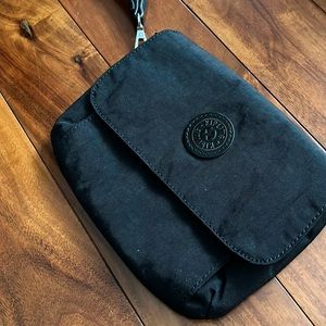 Kipling Clutch